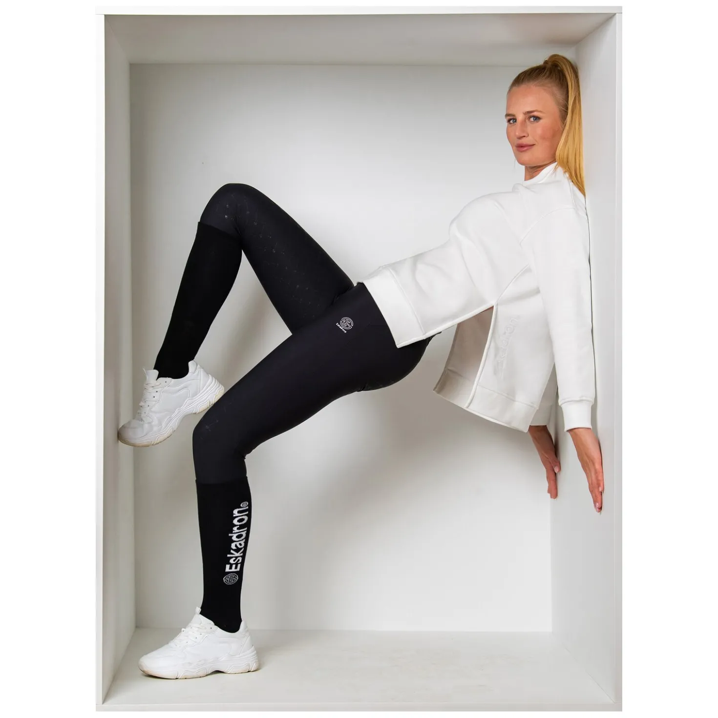 ESKADRON Dynamic Sweatshirt Oversized