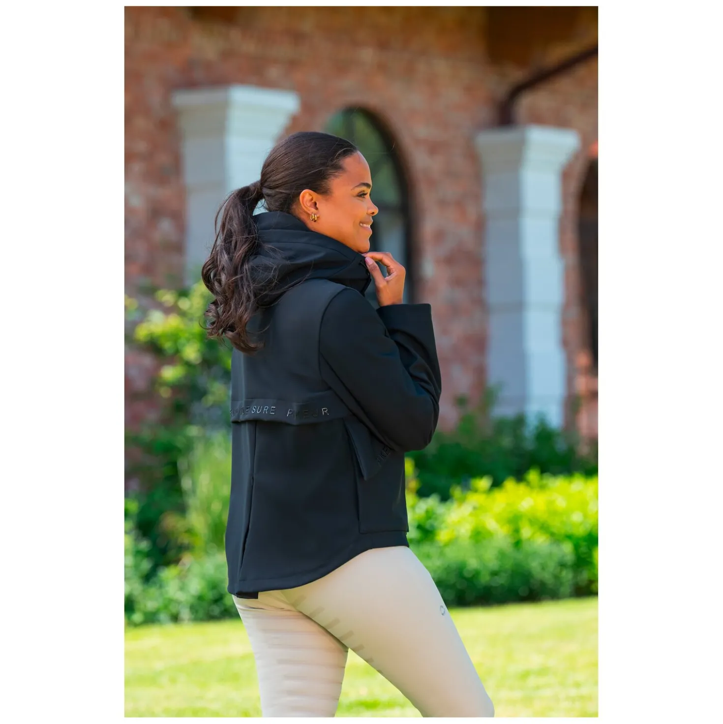 PIKEUR Athleisure Softshelljacke mit Kapuze